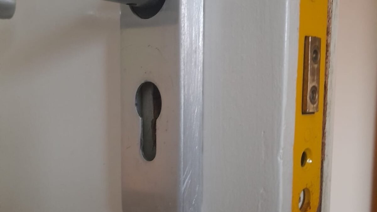 Front Door and Bedroom Lock Change: Managed Key Replacement at a Residential Property in Stoke Newington - image-06.jpeg