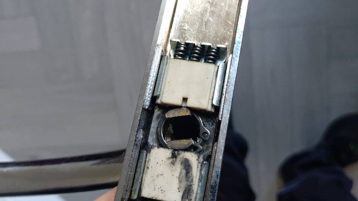 Front Door Handle Replacement and Appliance Repair: Multi-Item Resolution at a Battersea Managed Apartment - image-08.jpeg