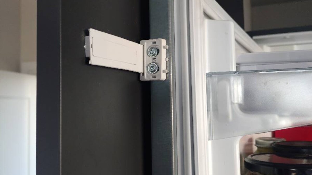 Front Door Handle Replacement and Appliance Repair: Multi-Item Resolution at a Battersea Managed Apartment - image-10.jpeg