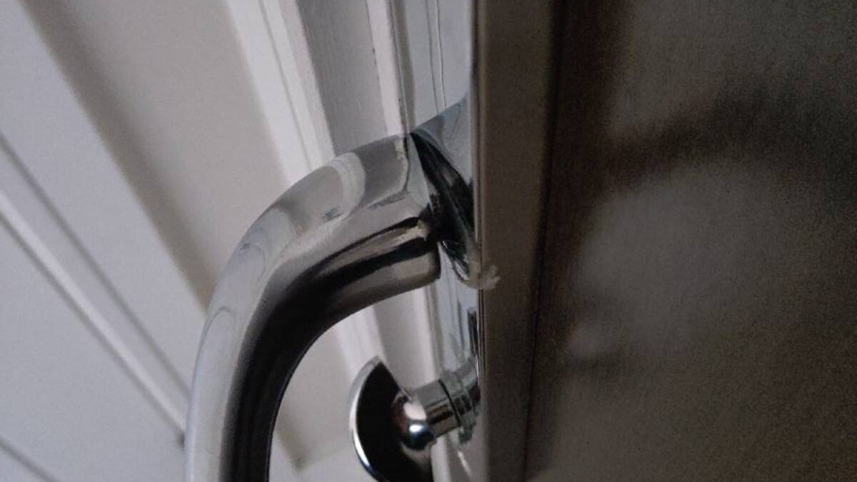 Front Door Handle Replacement and Appliance Repair: Multi-Item Resolution at a Battersea Managed Apartment - image-11.jpeg